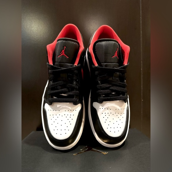 Air Jordan1 Low - Picture 3 of 6